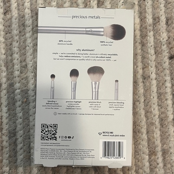 New in Box eco tools cheek + eye highlight set - Picture 2 of 2